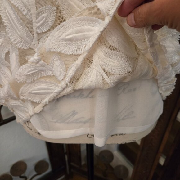 Ann Taylor Factory 3D Leaf Sleeveless Blouse, Sz M - Picture 7 of 9